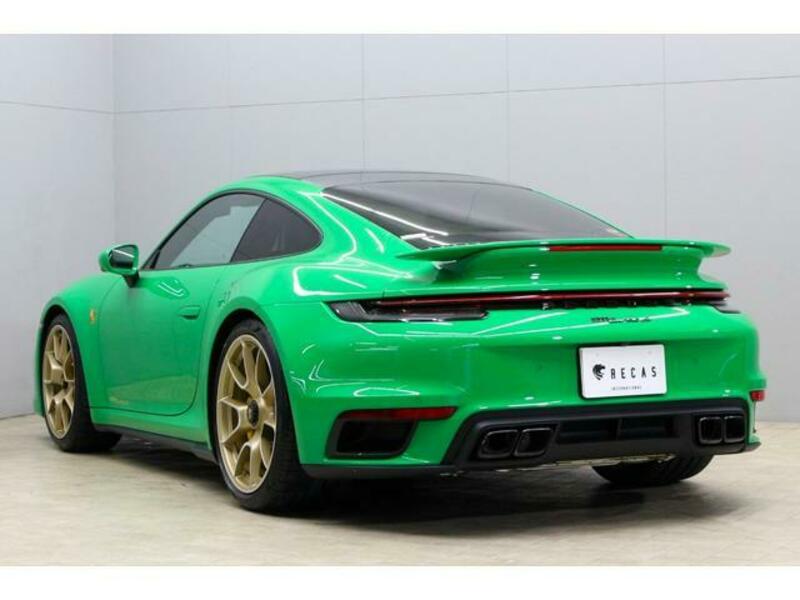911