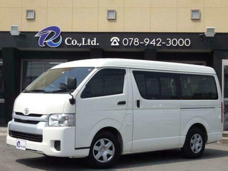 TOYOTA HIACE WAGON