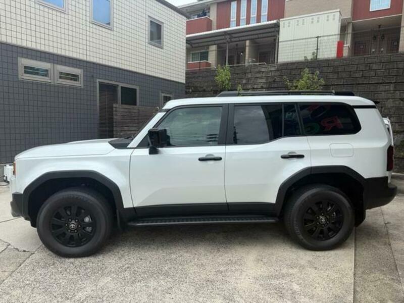 LAND CRUISER 250