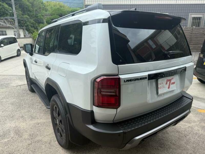 LAND CRUISER 250