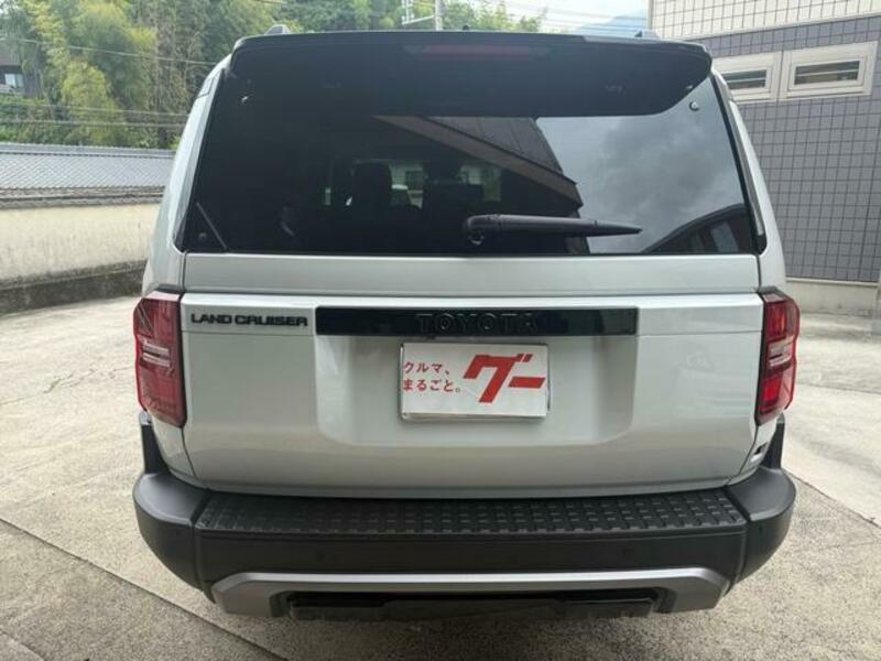 LAND CRUISER 250