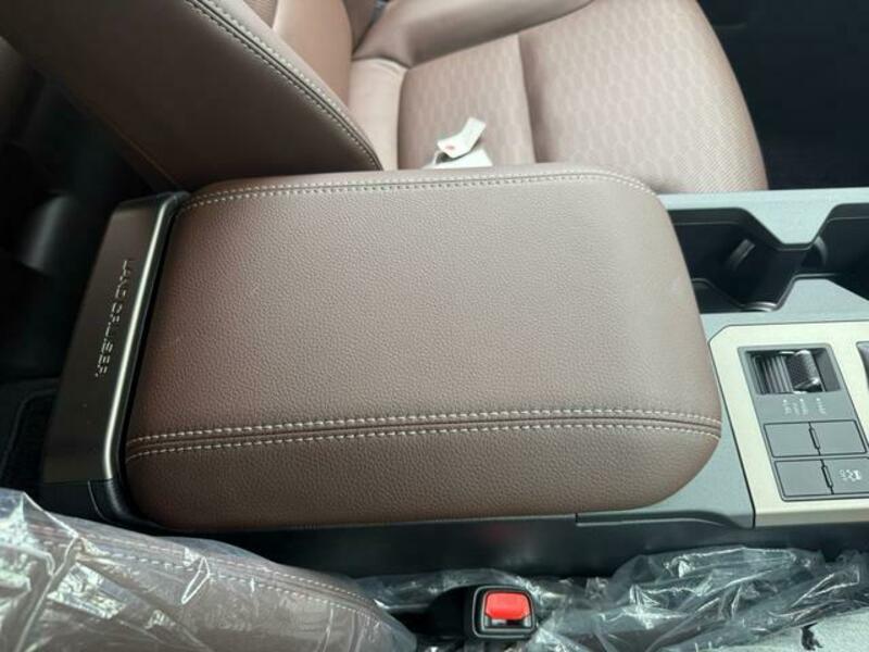 LAND CRUISER 250