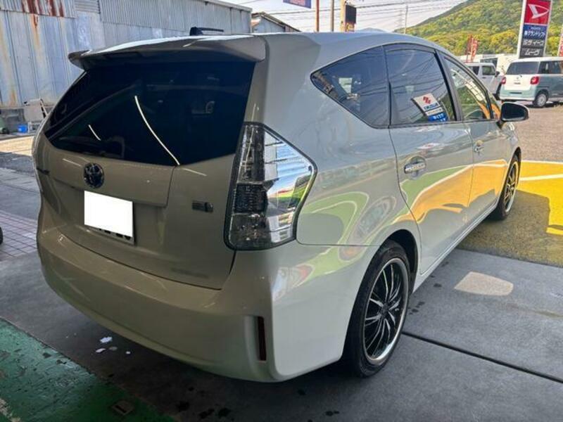 PRIUS ALPHA