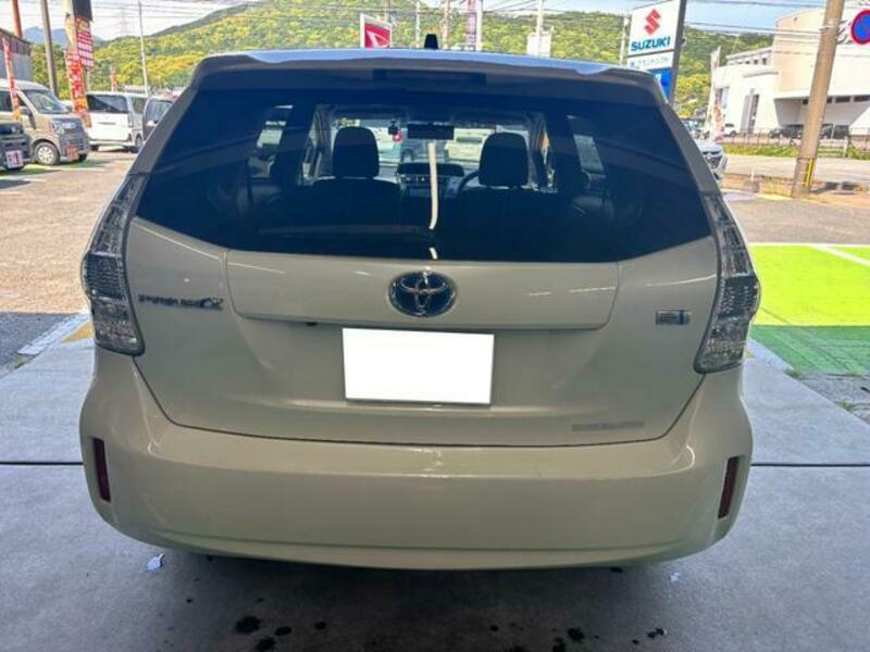 PRIUS ALPHA