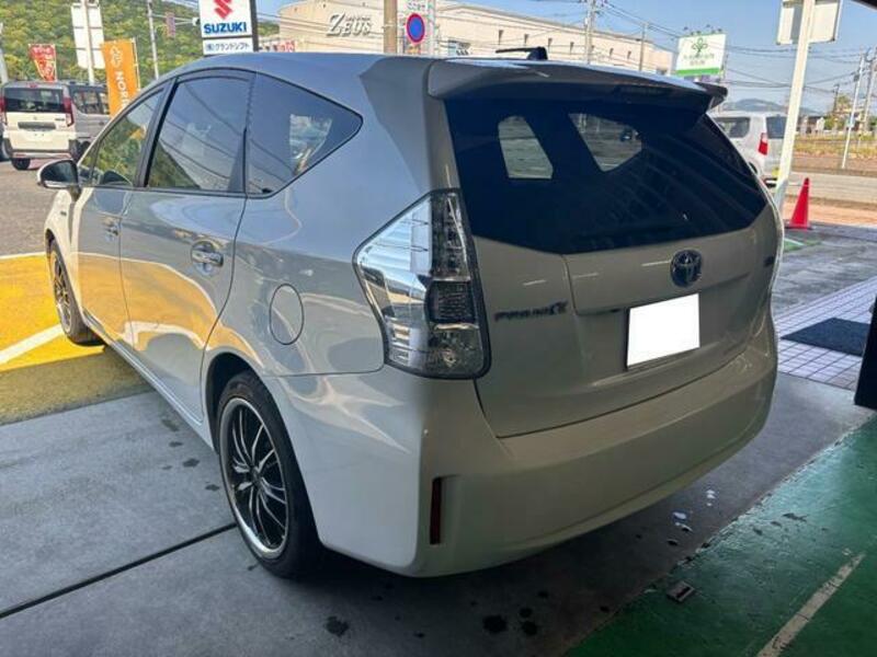 PRIUS ALPHA