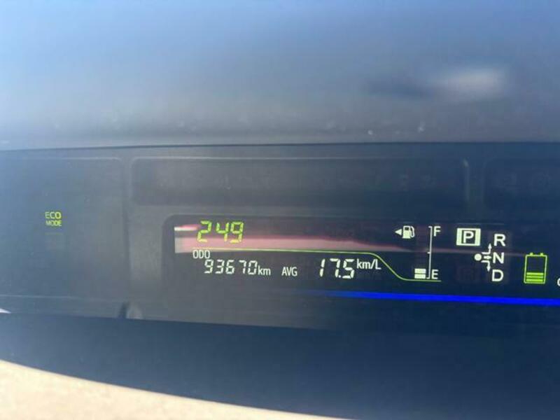 PRIUS ALPHA
