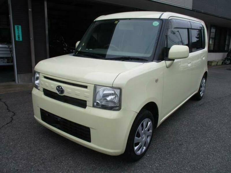 TOYOTA PIXIS SPACE