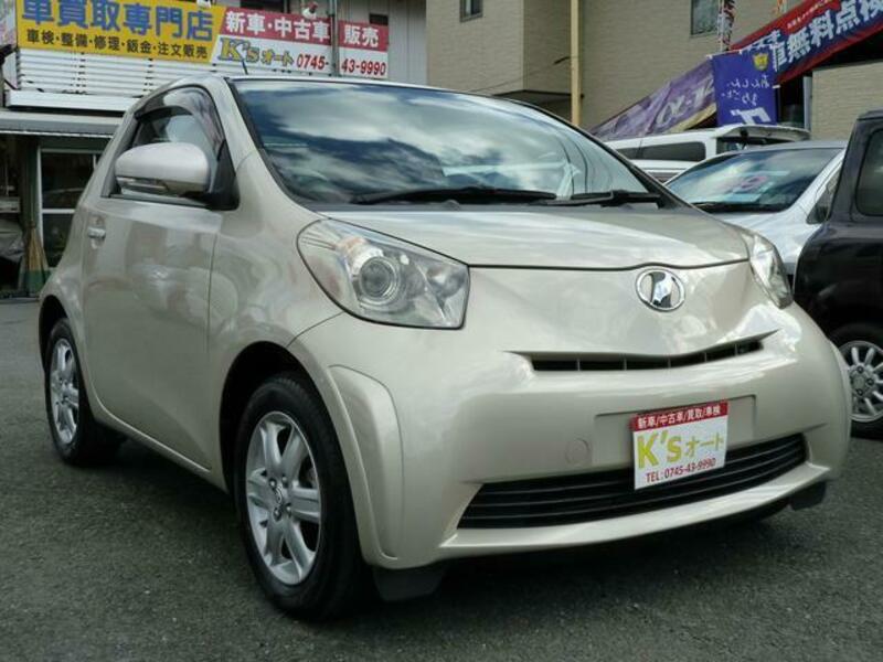 TOYOTA IQ
