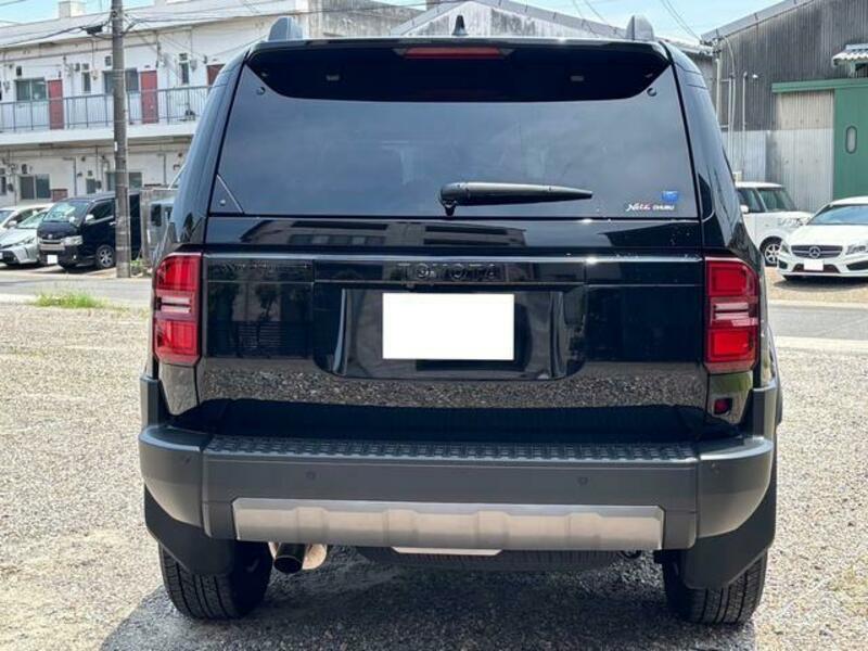 LAND CRUISER 250