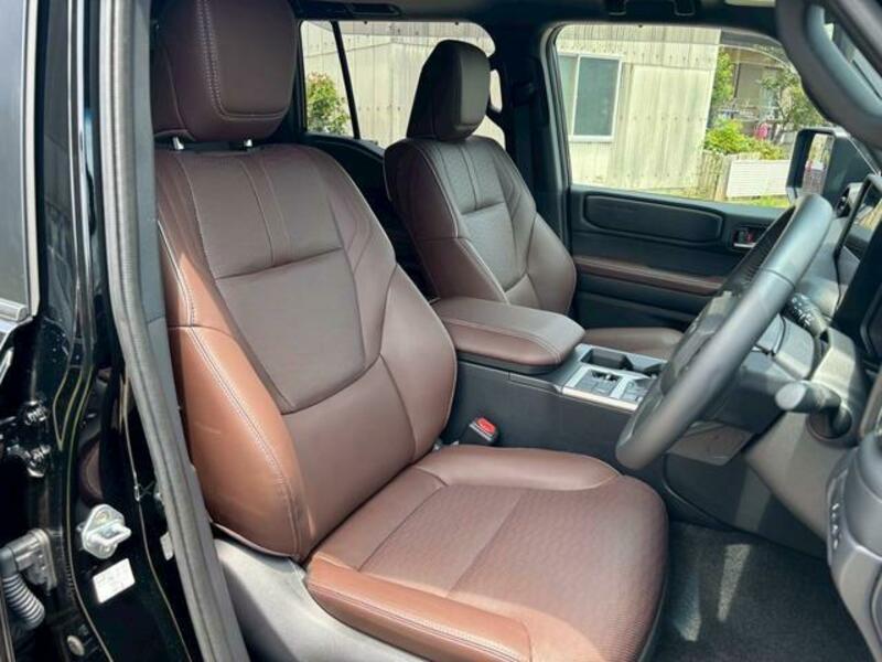 LAND CRUISER 250