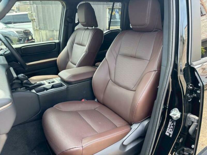 LAND CRUISER 250