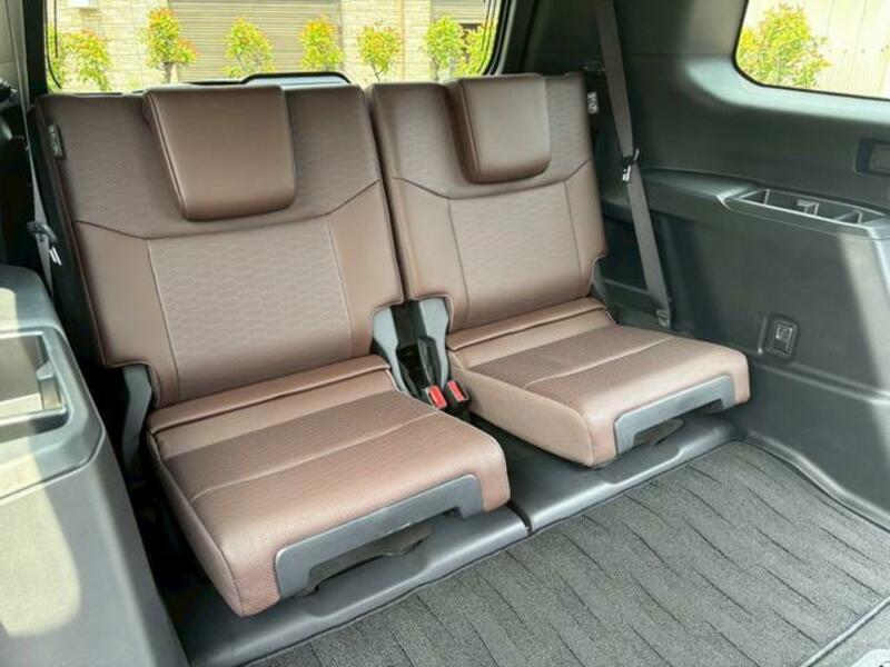 LAND CRUISER 250