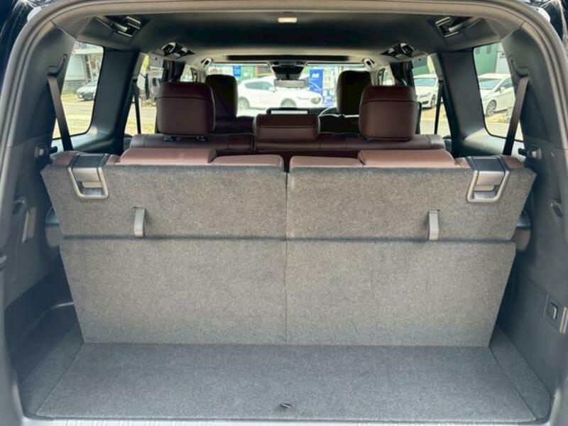 LAND CRUISER 250