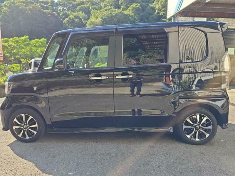 N BOX CUSTOM