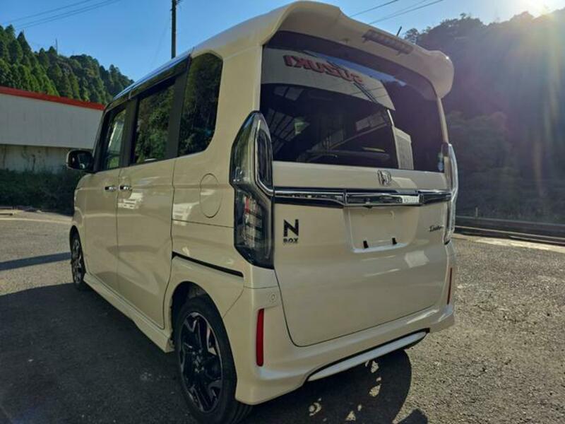 N BOX CUSTOM