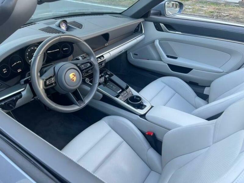 911