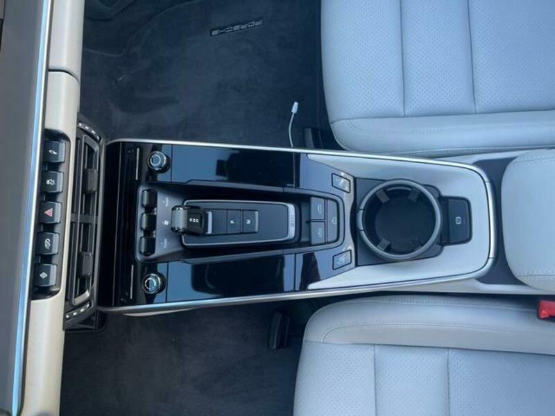 911