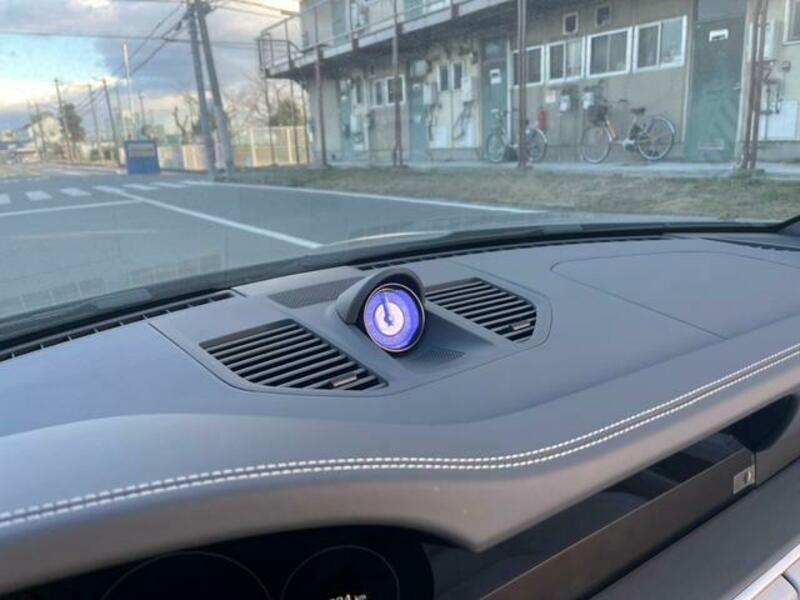 911