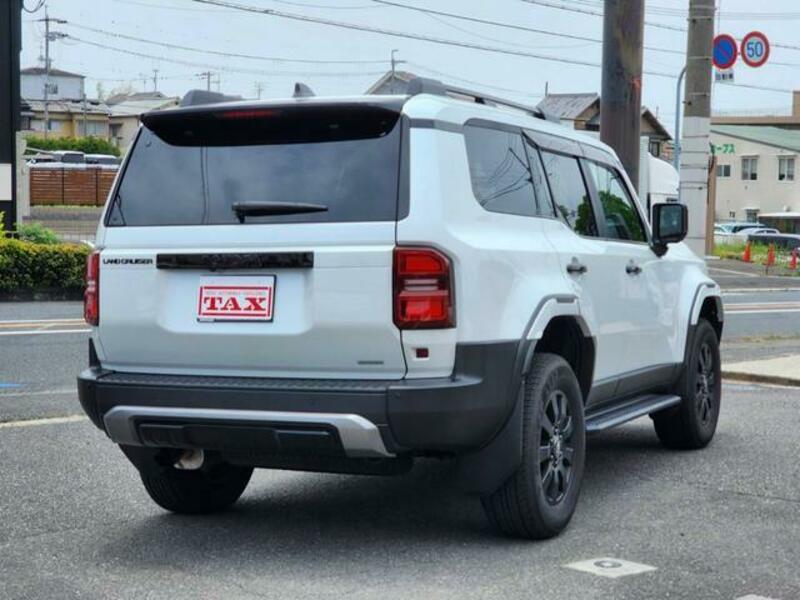 LAND CRUISER 250