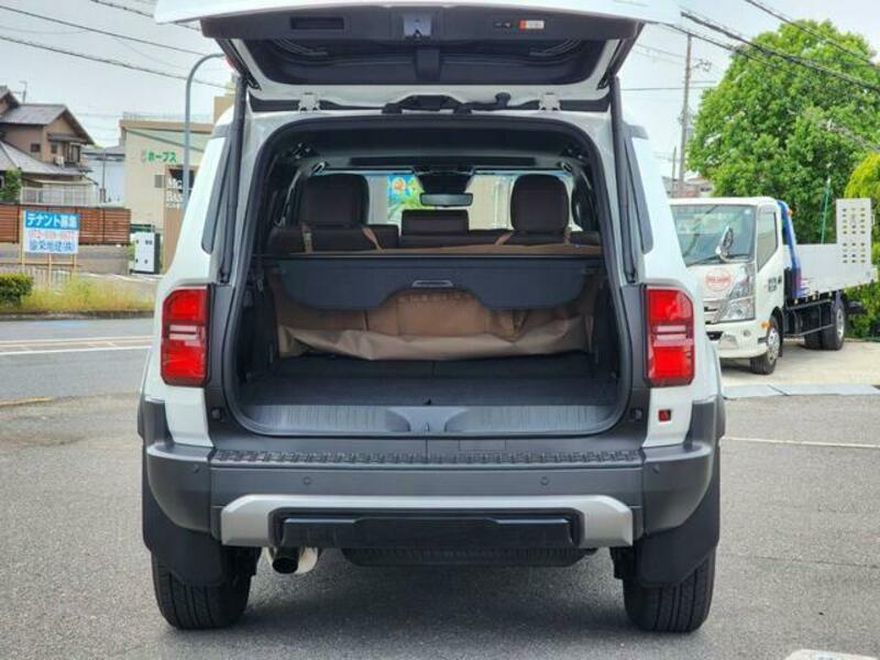 LAND CRUISER 250