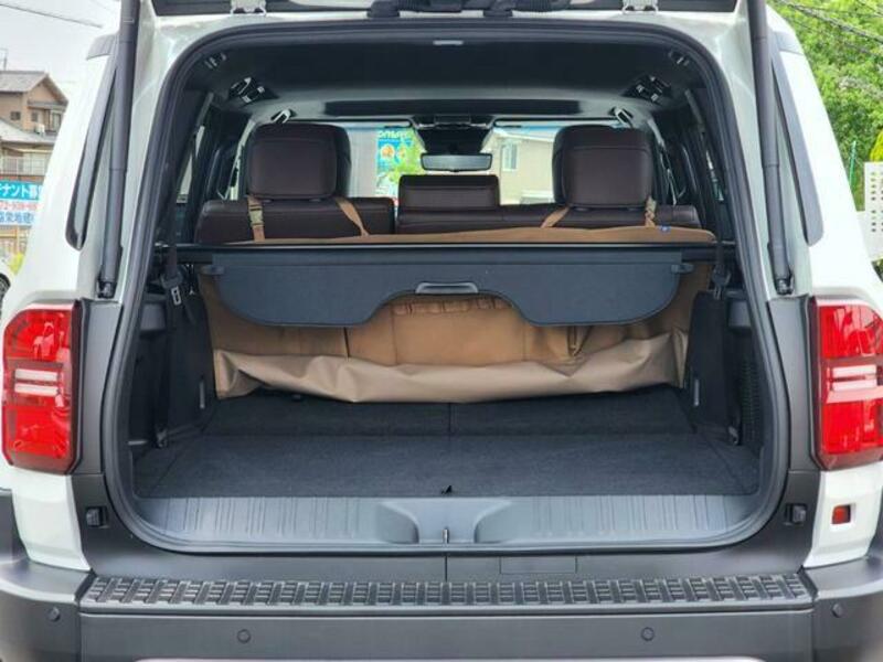 LAND CRUISER 250