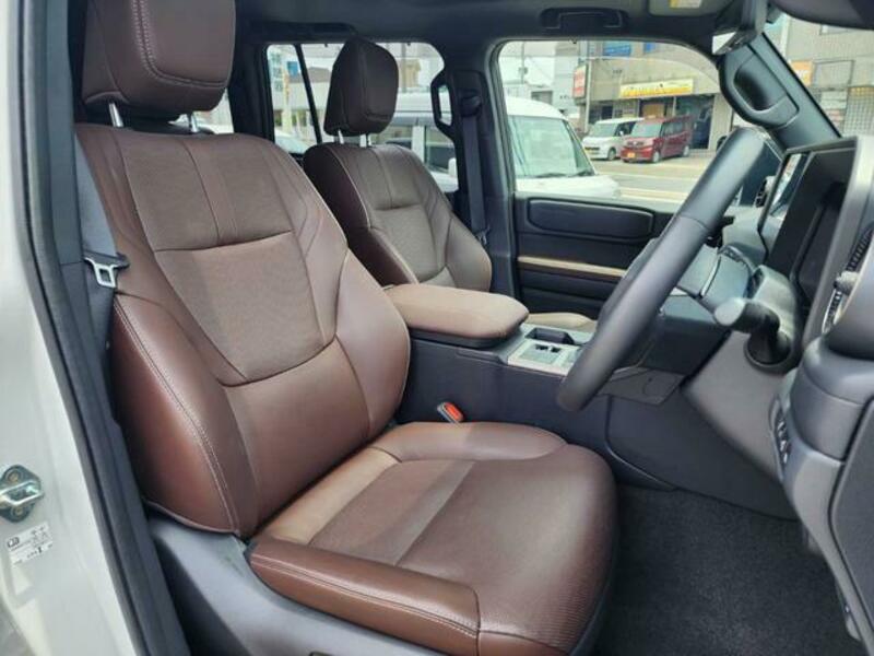 LAND CRUISER 250
