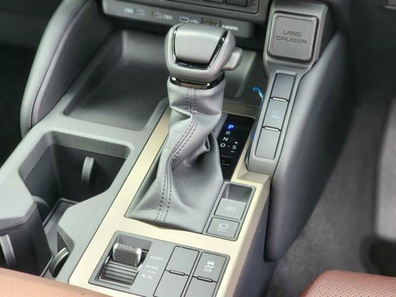 LAND CRUISER 250