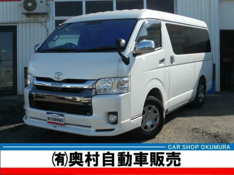 TOYOTA HIACE VAN