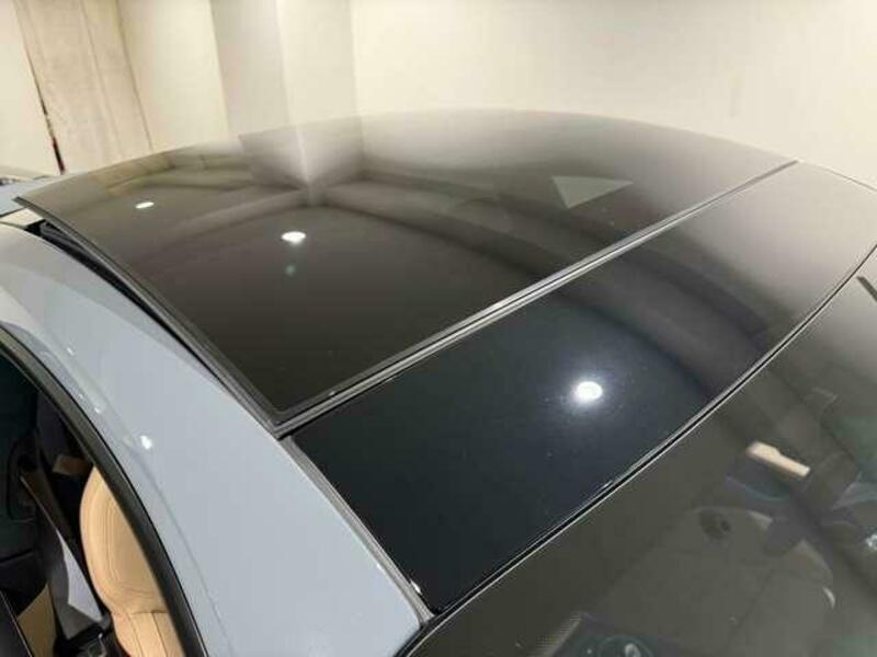 911