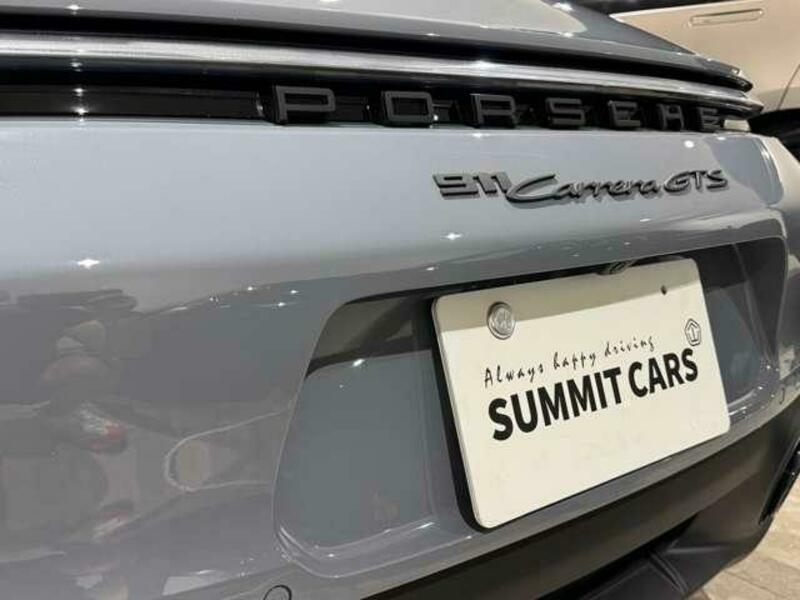 911