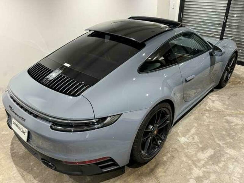 911