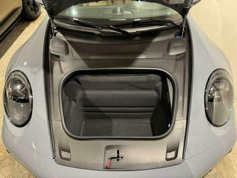 911