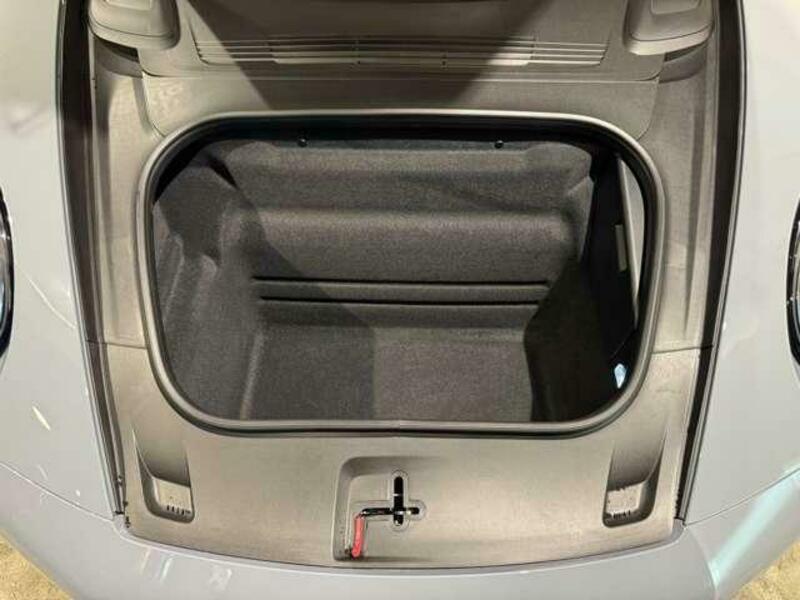 911