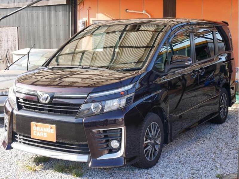 TOYOTA VOXY