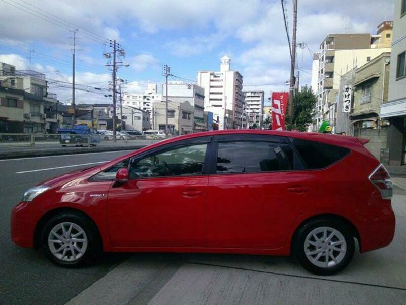PRIUS ALPHA