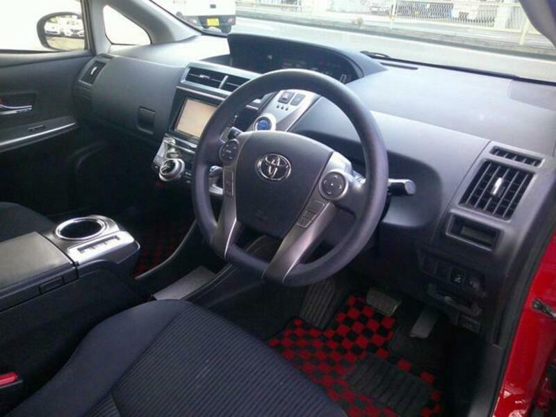 PRIUS ALPHA