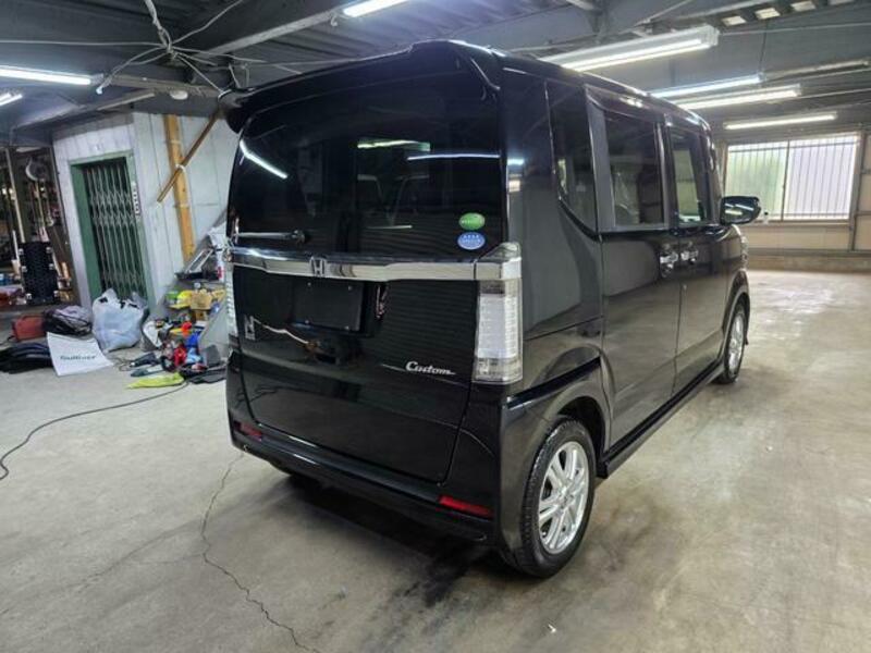 N BOX CUSTOM