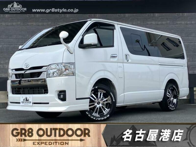 TOYOTA HIACE VAN