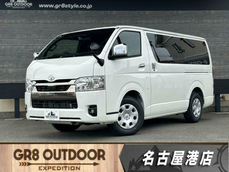 TOYOTA HIACE VAN