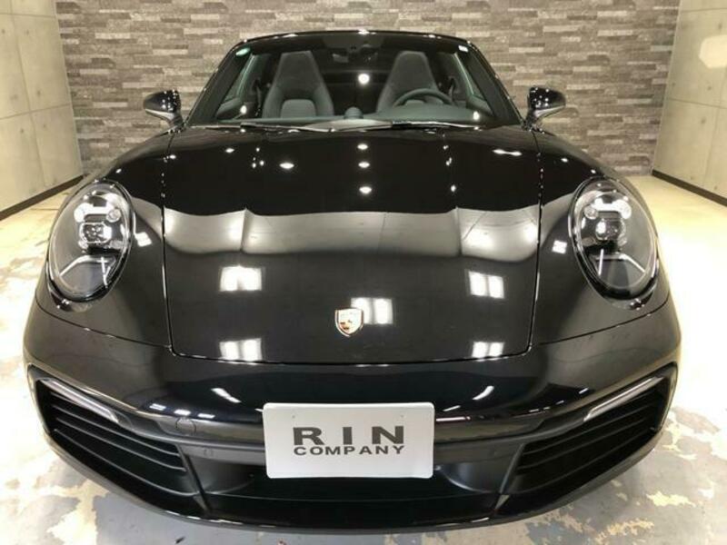 911