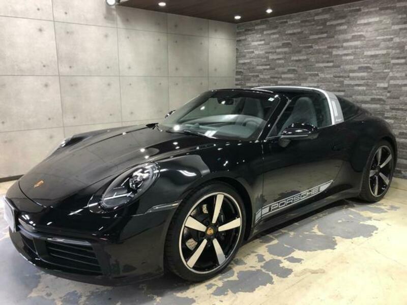 911