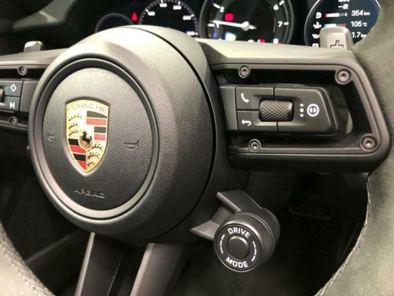 911