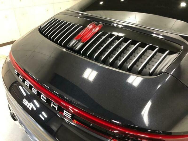911