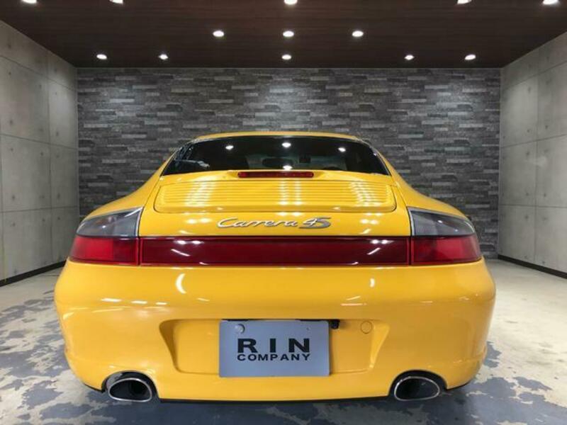 911