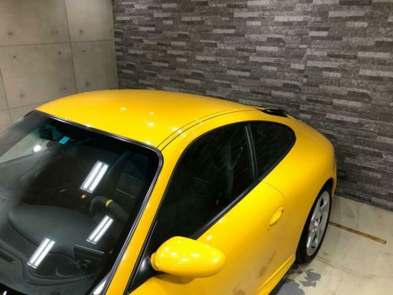 911
