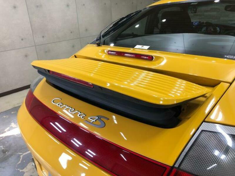 911