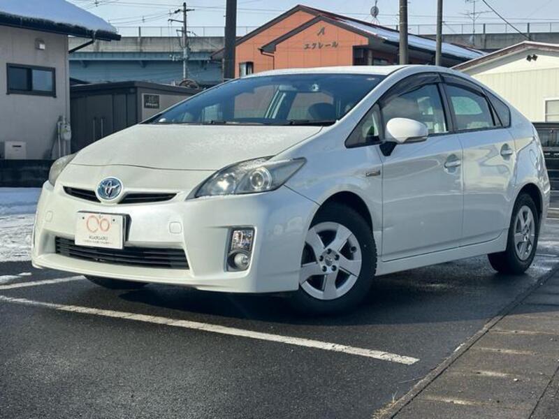 TOYOTA PRIUS