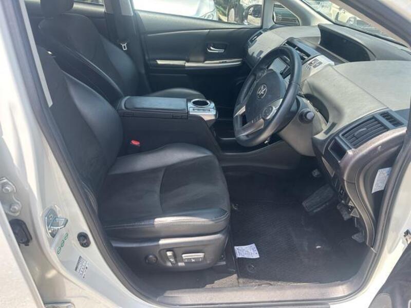 PRIUS ALPHA