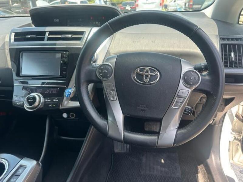 PRIUS ALPHA
