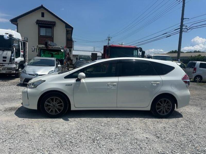 PRIUS ALPHA